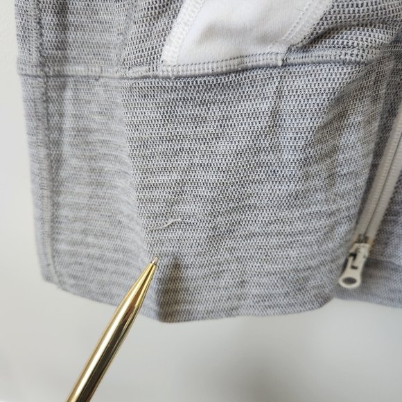Lululemon In Stride Jacket Gray with White Logo Size 4 - Picture 6 of 9